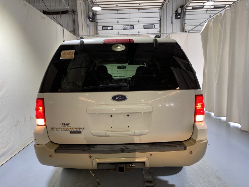 Ford Expedition w/ 3RD ROW 2005 price $6,000