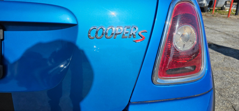 Mini Cooper Hardtop 2010 price $8,999