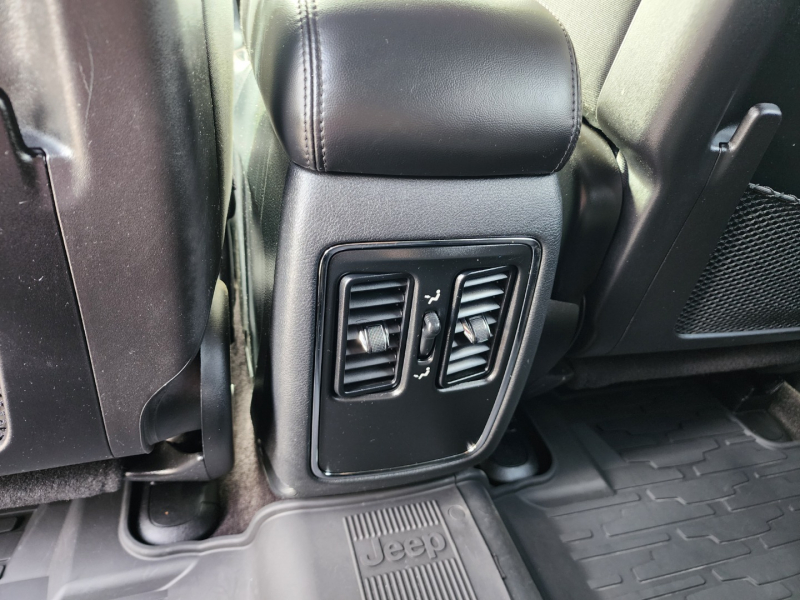 Jeep Grand Cherokee 2016 price $16,900