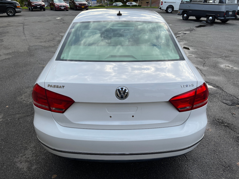 Volkswagen Passat 2013 price $12,750