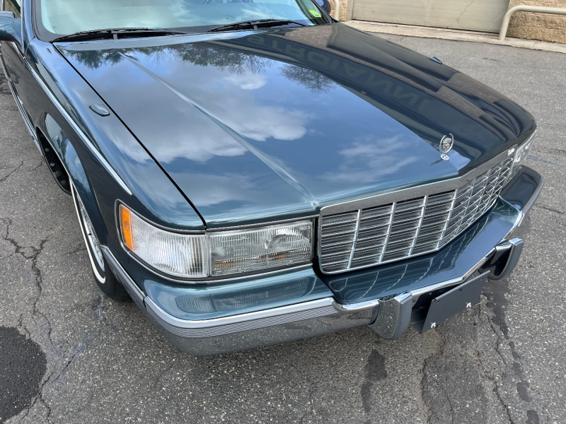 Cadillac Fleetwood 1996 price $29,000