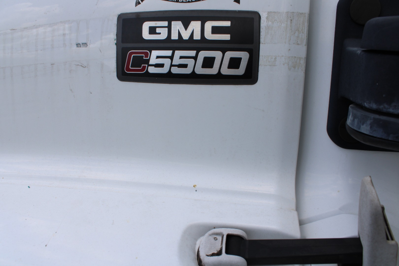 GMC 5500 12' Box Truck 2009 price $12,900