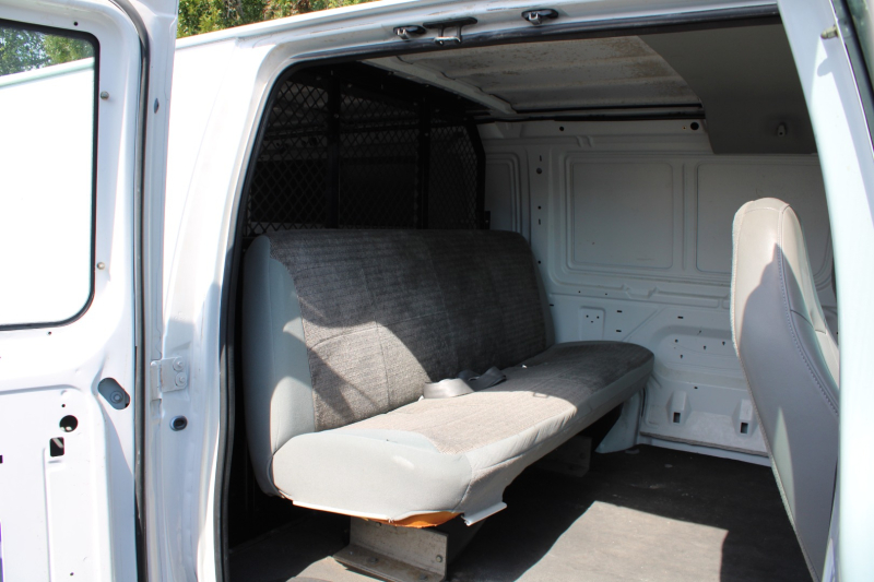 Ford E350 Extended Cargo Van 2003 price $9,900