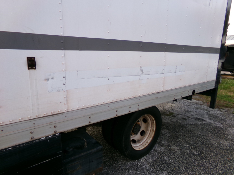 GMC W4500 14' Reefer Box Truck 2007 price $12,900
