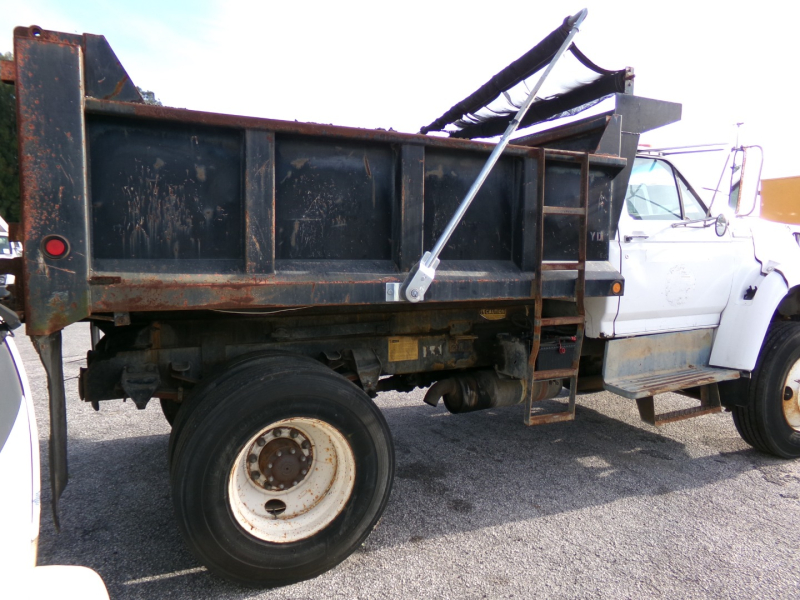 Ford F800 Dump Truck 6 Yard 1997 price $6,800