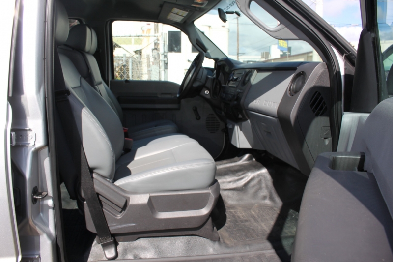 Ford 4x4 Super Duty F-250/40km Utility Box/Lift Gat 2015 price 