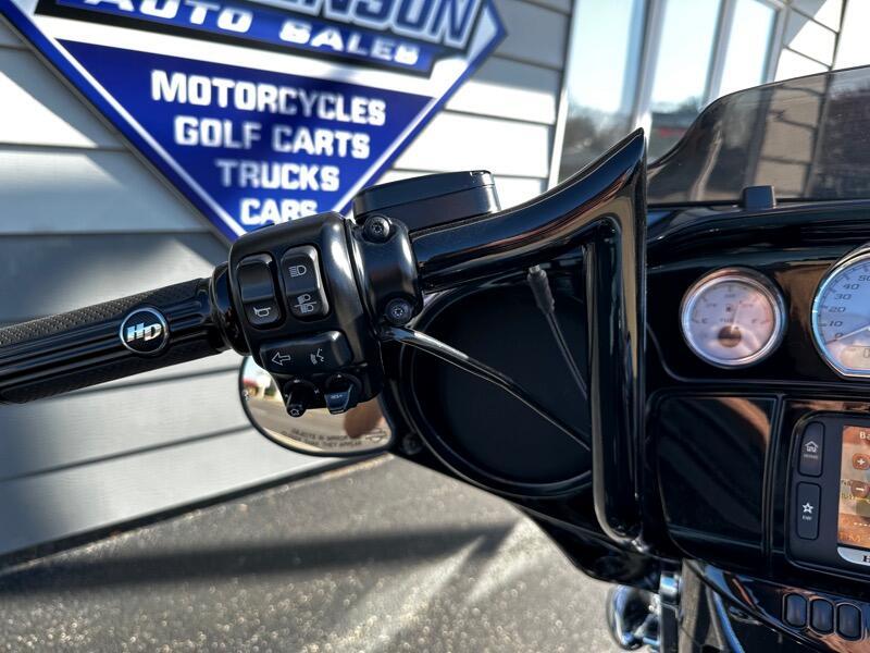 Harley-Davidson FLHXS 2017 price $15,980