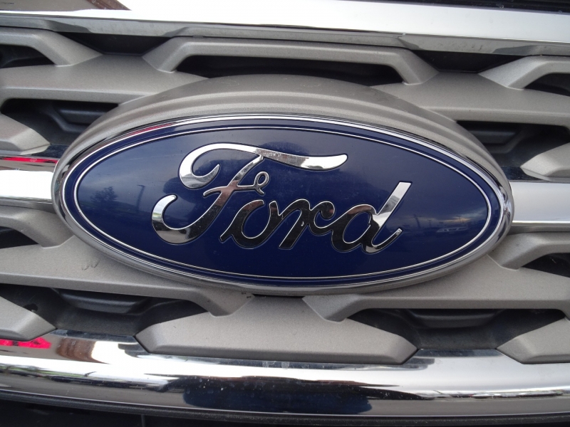 Ford Explorer 2019 price $17,999