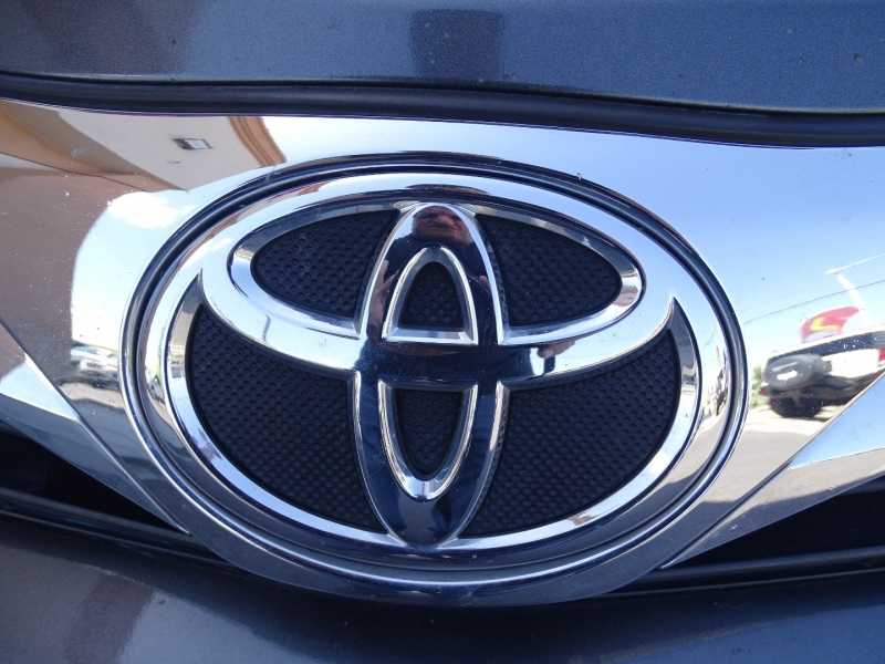 Toyota Camry 2012 price $13,995