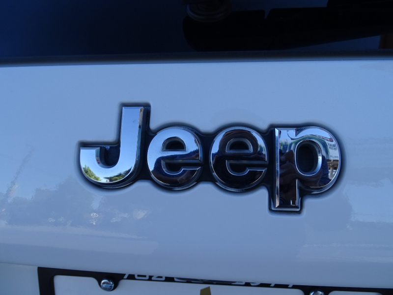Jeep Cherokee 2020 price $18,999
