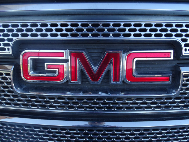 GMC Acadia 2015 price $13,999