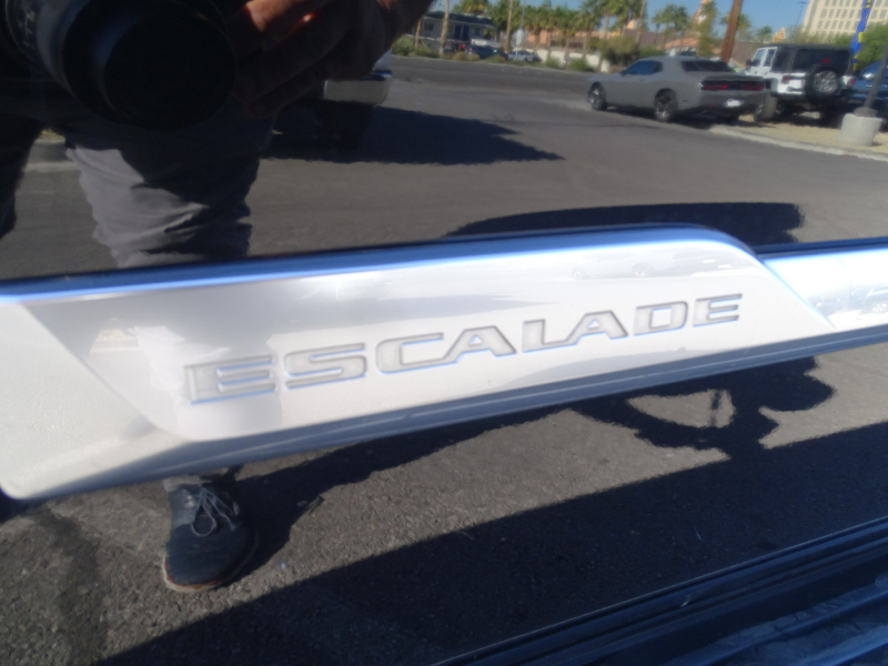 Cadillac Escalade ESV 2016 price $30,999