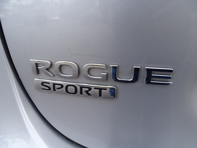 Nissan Rogue Sport 2017 price $12,999