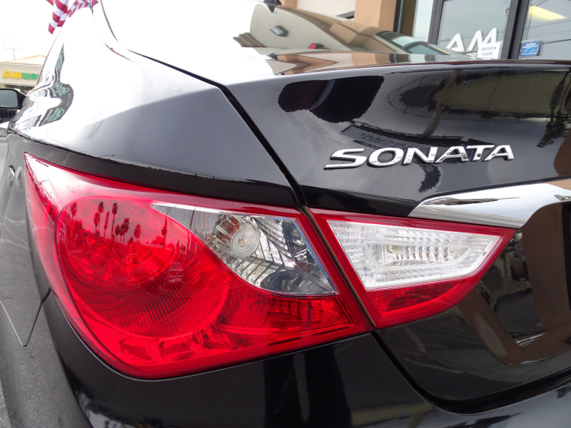 Hyundai Sonata 2011 price $9,999