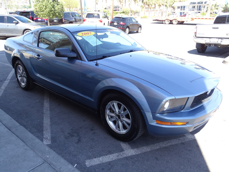 Ford Mustang 2007 price $8,999