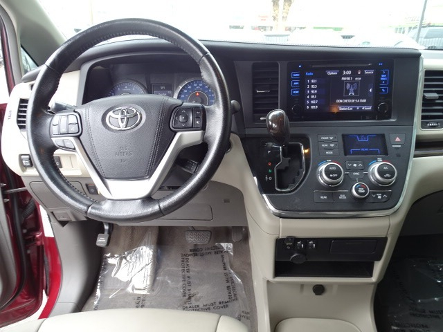 Toyota Sienna 2015 price $17,999