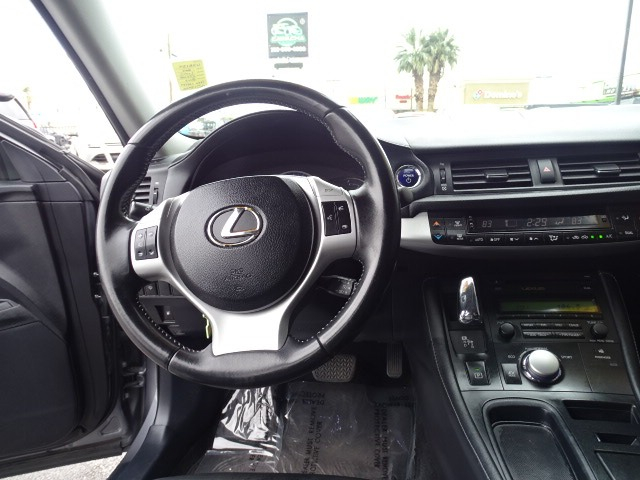 Lexus CT 200h 2013 price $12,999