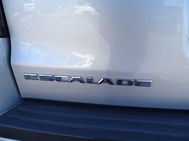 Cadillac Escalade 2016 price $28,999