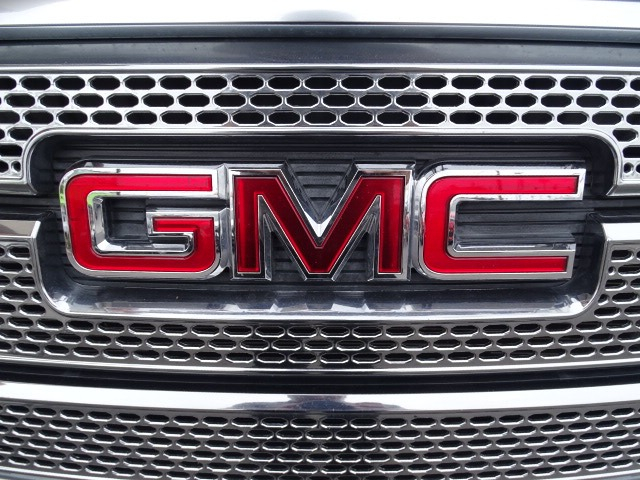 GMC Acadia 2015 price $13,999