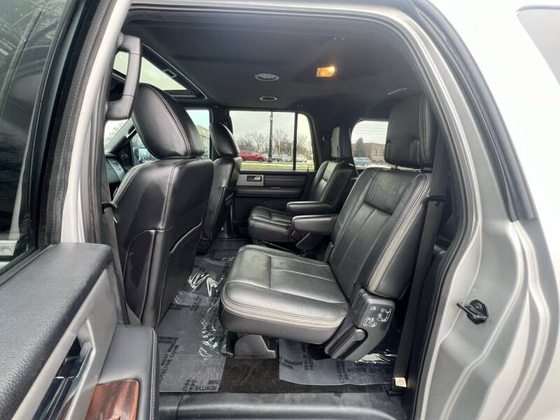 Ford Expedition EL 2016 price $15,999