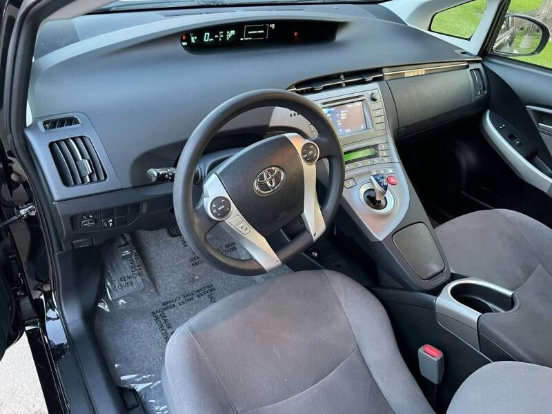 Toyota Prius 2015 price $1