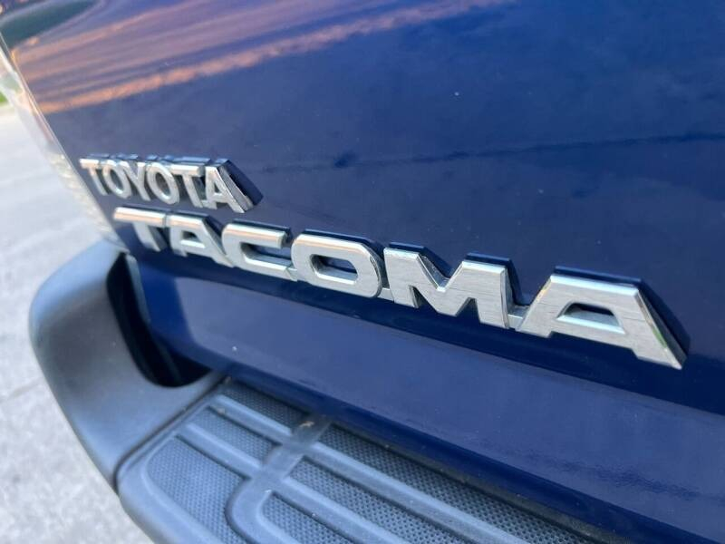 Toyota Tacoma 2014 price $18,999