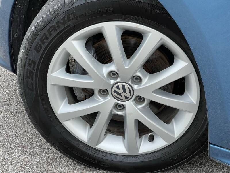 Volkswagen Jetta Sedan 2015 price $8,995