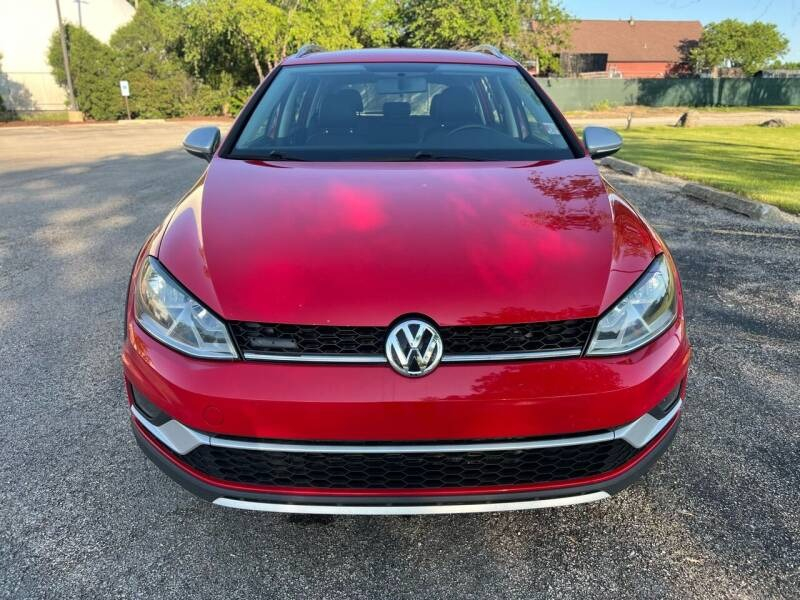 Volkswagen Golf Alltrack 2017 price $13,995