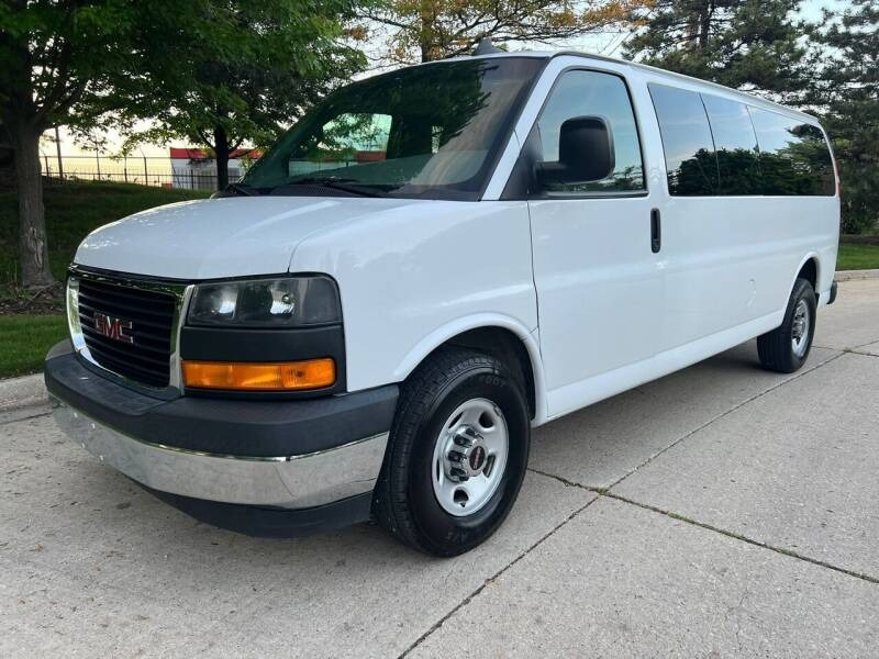 GMC Savana Passenger 2018 price $18,995