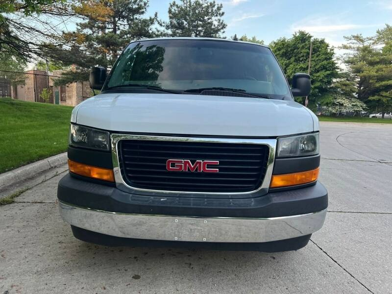 GMC Savana Passenger 2018 price $18,995