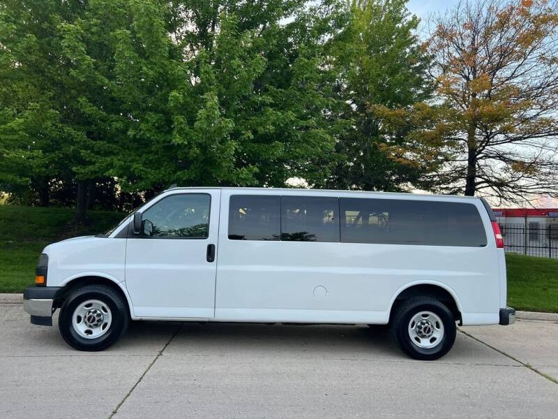 GMC Savana Passenger 2018 price $18,995