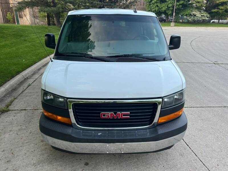 GMC Savana Passenger 2018 price $18,995