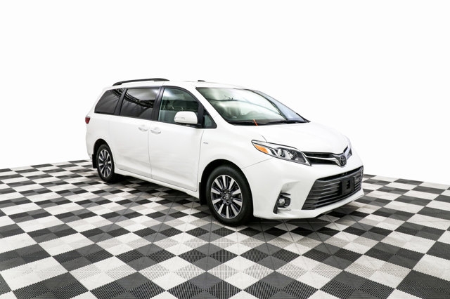 Toyota Sienna 2020 price $53,900