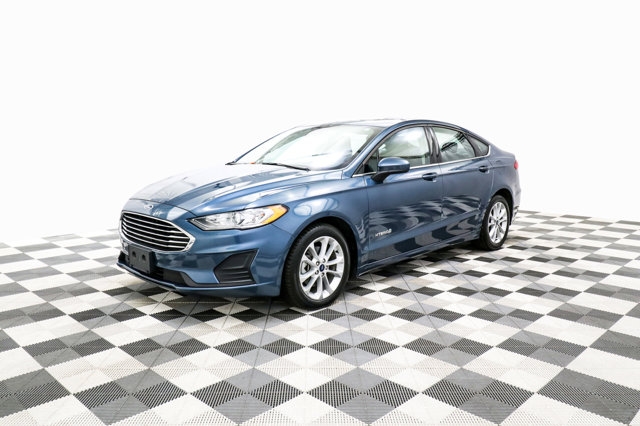 Ford Fusion Hybrid 2019 price $33,800