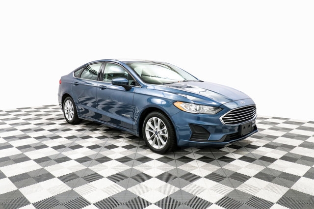 Ford Fusion Hybrid 2019 price $33,800