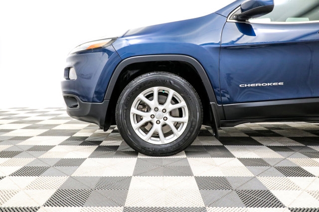 Jeep Cherokee 2018 price $33,800