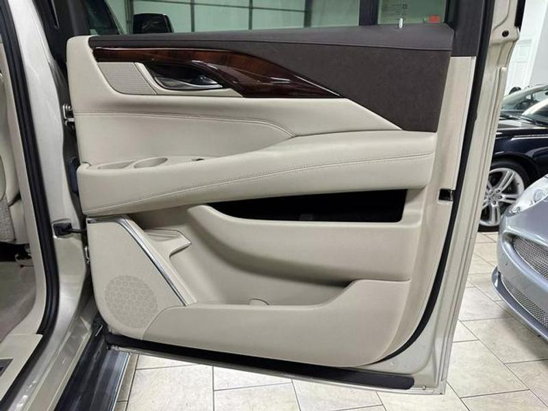 Cadillac Escalade ESV 2015 price $29,995