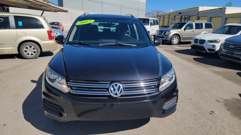 Volkswagen Tiguan 2017 price $10,499