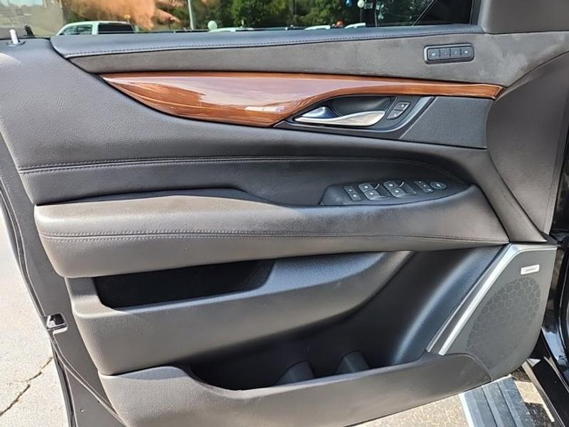 Cadillac Escalade ESV 2019 price $46,997