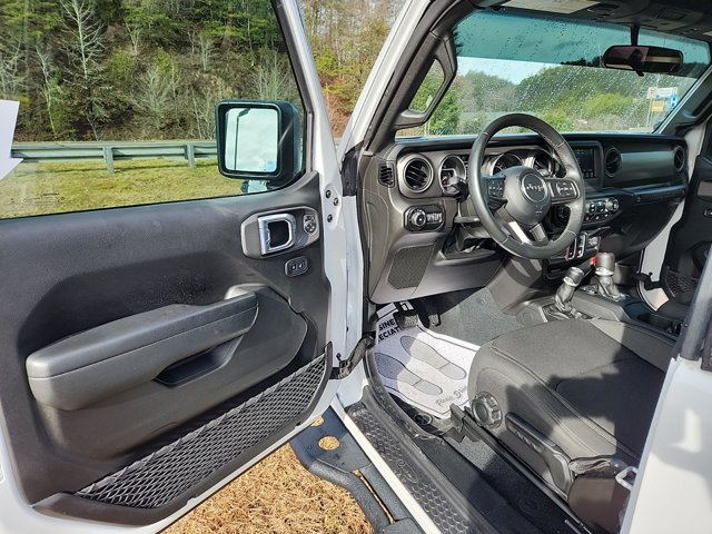Jeep Wrangler 2022 price $33,967