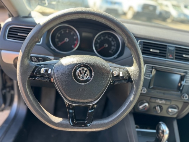 Volkswagen Jetta 2017 price $9,995