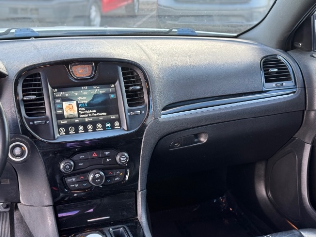 Chrysler 300 2019 price $18,995