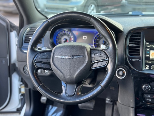 Chrysler 300 2019 price $18,995