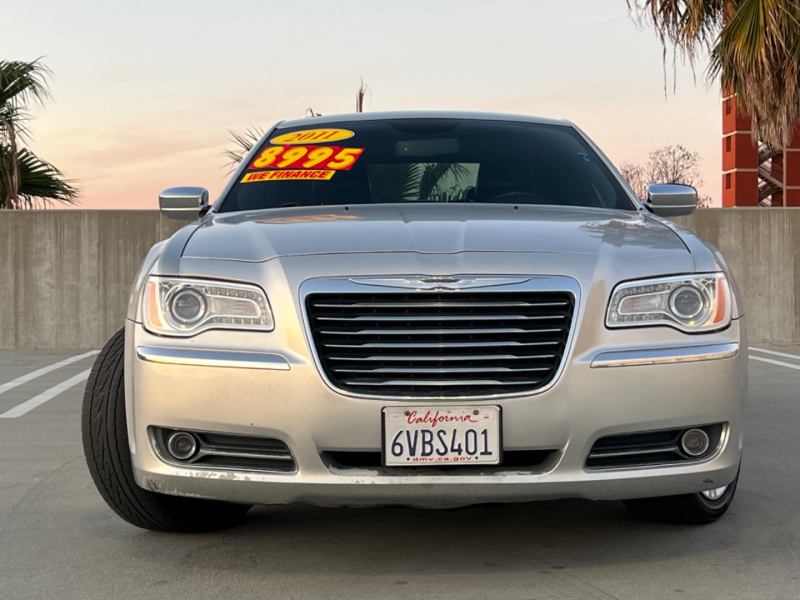 Chrysler 300 2011 price $8,995