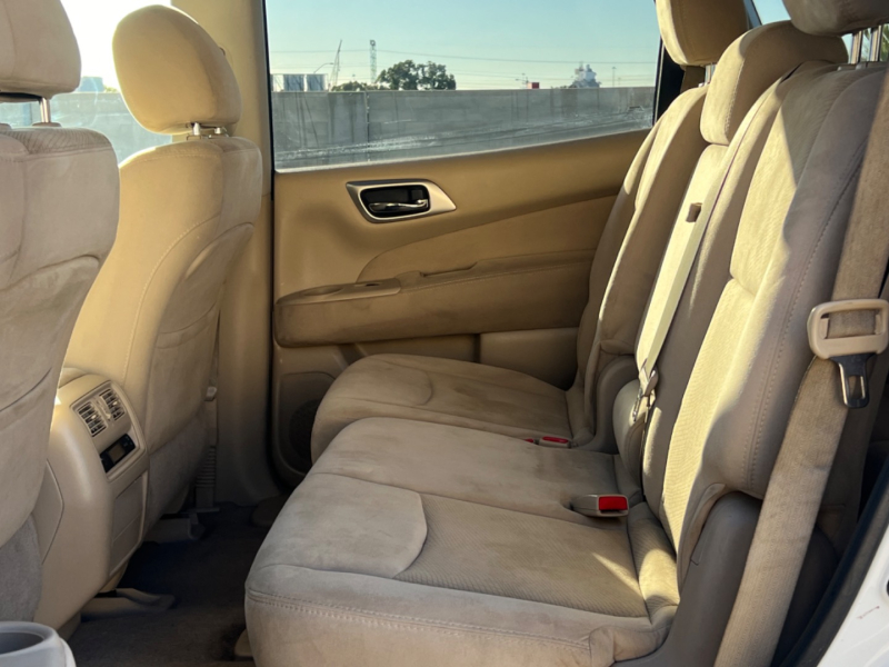 Nissan Pathfinder 2014 price $9,998