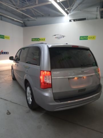 Chrysler Town & Country 2015 price $0