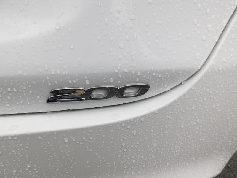 Chrysler 200 2015 price $9,995