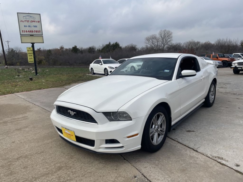 FORD MUSTANG 2013 price $12,999