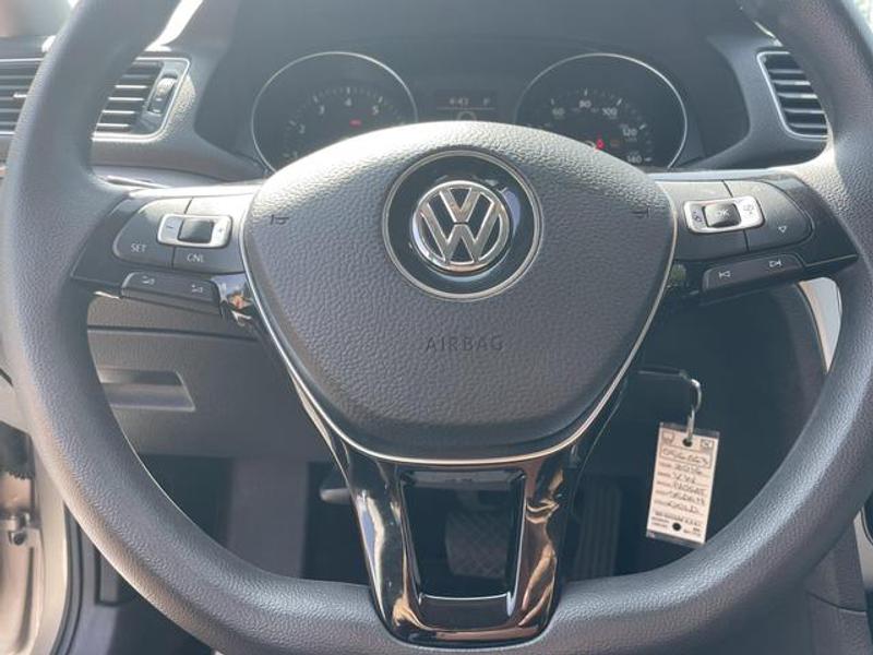 Volkswagen Passat 2016 price $8,777