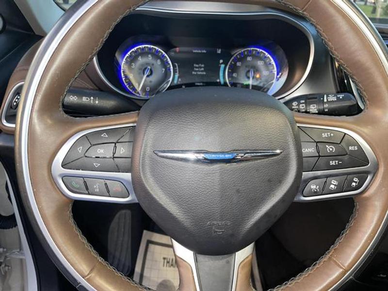 Chrysler Pacifica 2017 price $15,997